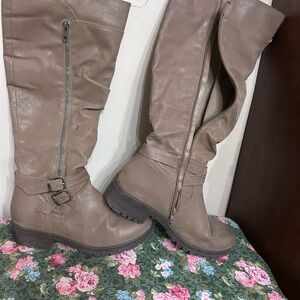 Women's Tan Knee-High Boots